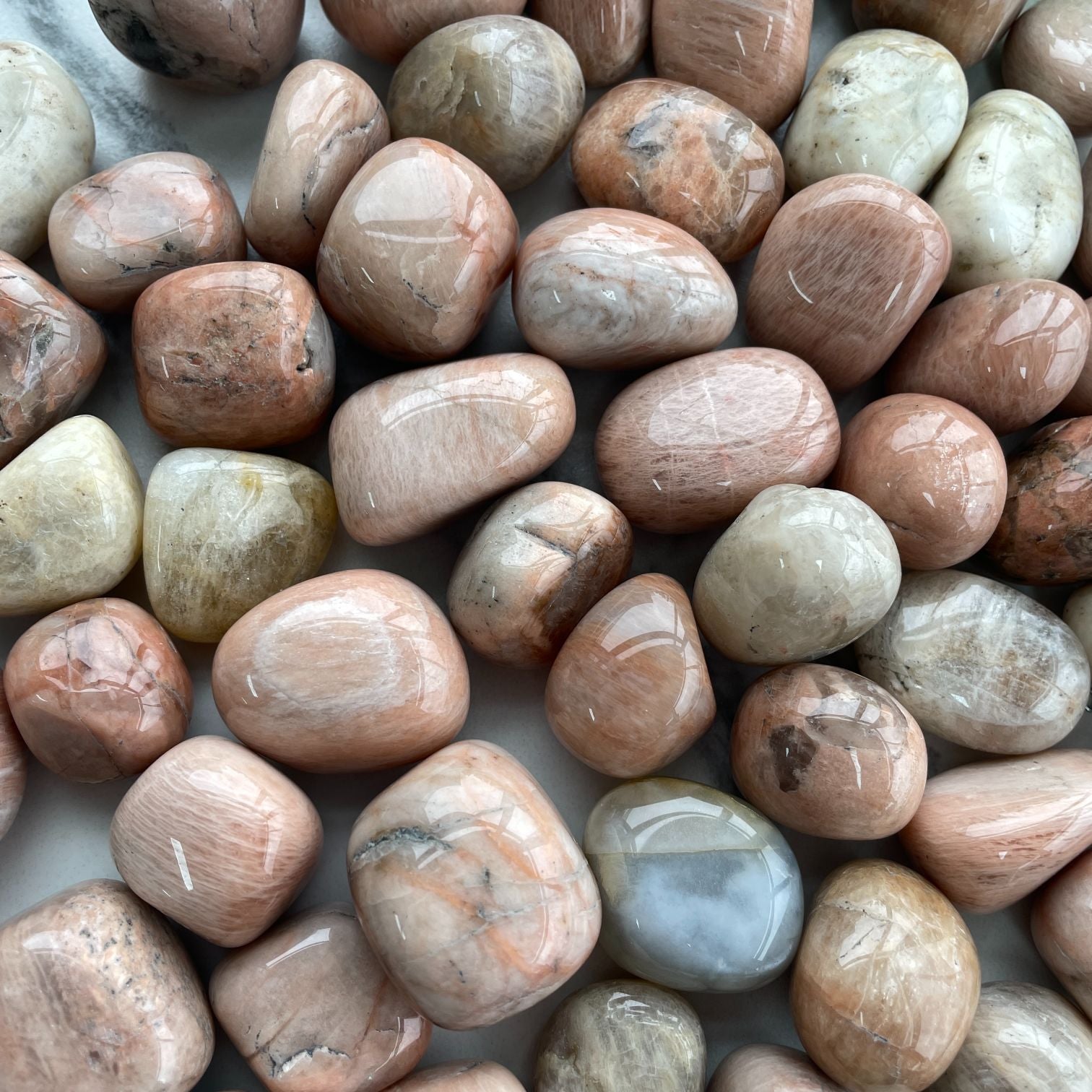 Peach Moonstone Tumbled 1KG - QB Peach Moonstone Tumbled 1KG - QB